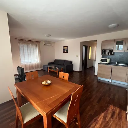 Sea La Vie Apartment *